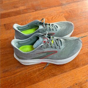 Brooks Hyperion Elite 3 - gently worn